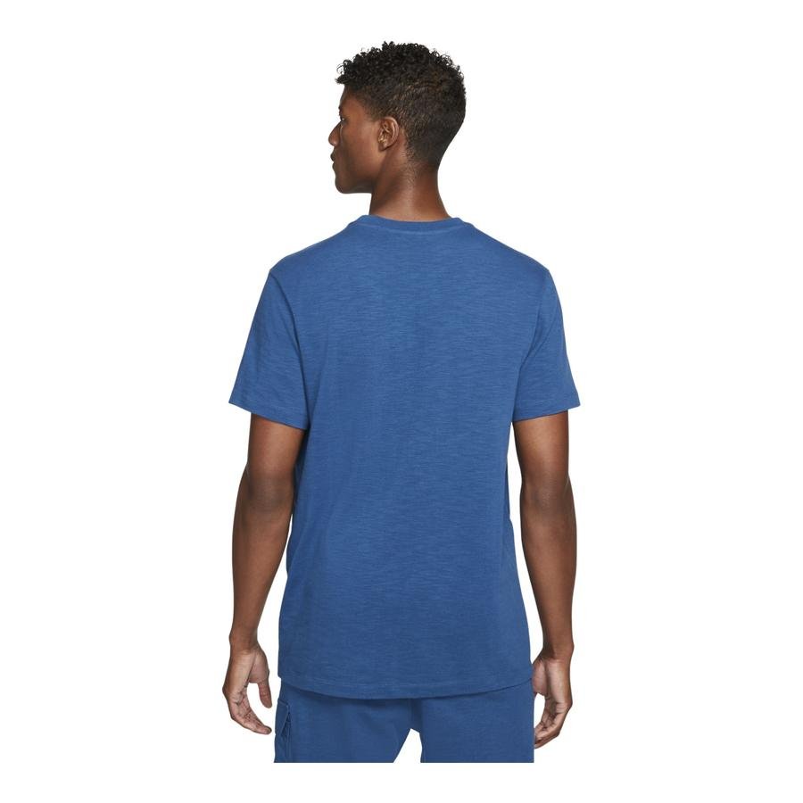  Nike Sportswear Lightweight Essential Short-Sleeve Erkek Tişört