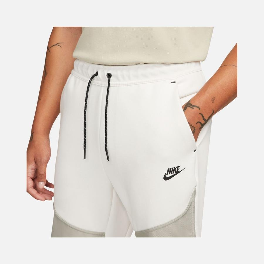  Nike Sportswear Tech Fleece ''Overlay Detail'' Erkek Eşofman Altı