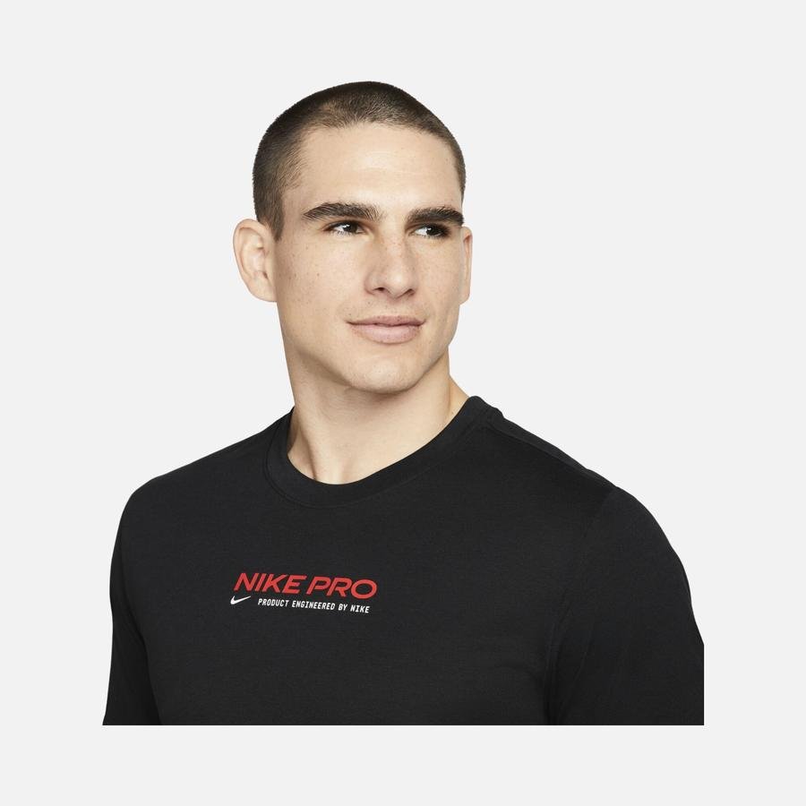  Nike Pro Dri-Fit Training Short-Sleeve Erkek Tişört