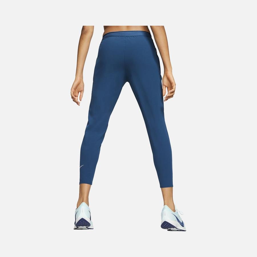  Nike Essential 7/8 Core Kadın Eşofman Altı