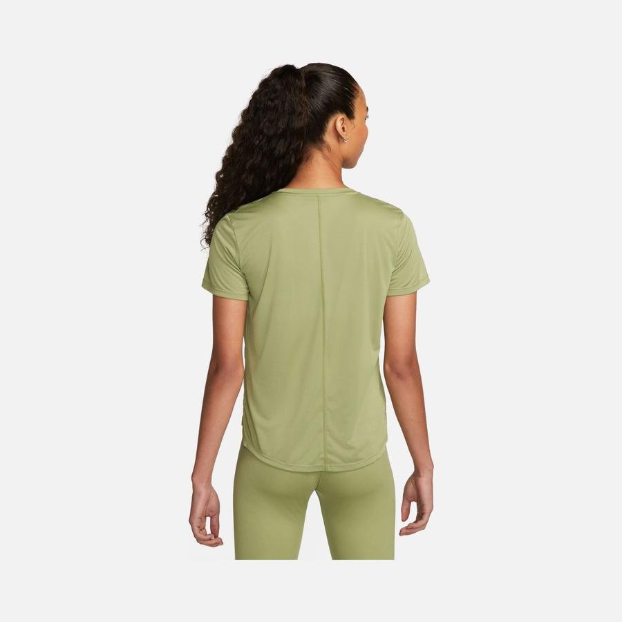  Nike Dri-Fit One Standard-Fit Short Sleeve Kadın Tişört