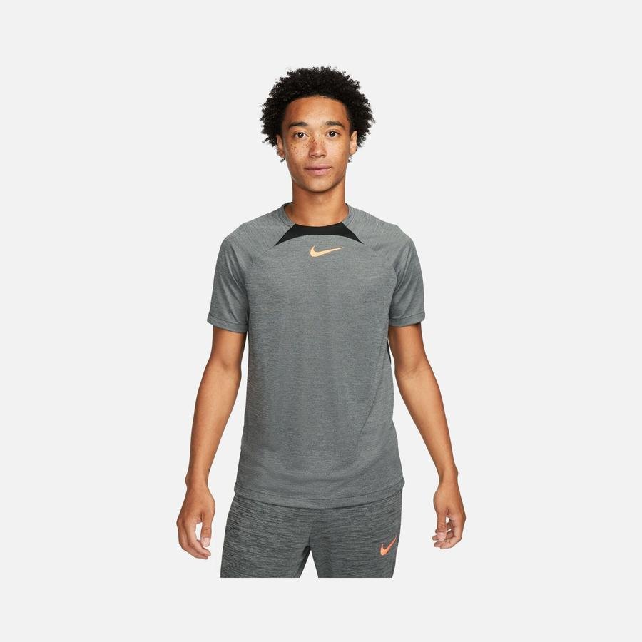  Nike Dri-Fit Academy Football SS23 Short-Sleeve Erkek Tişört