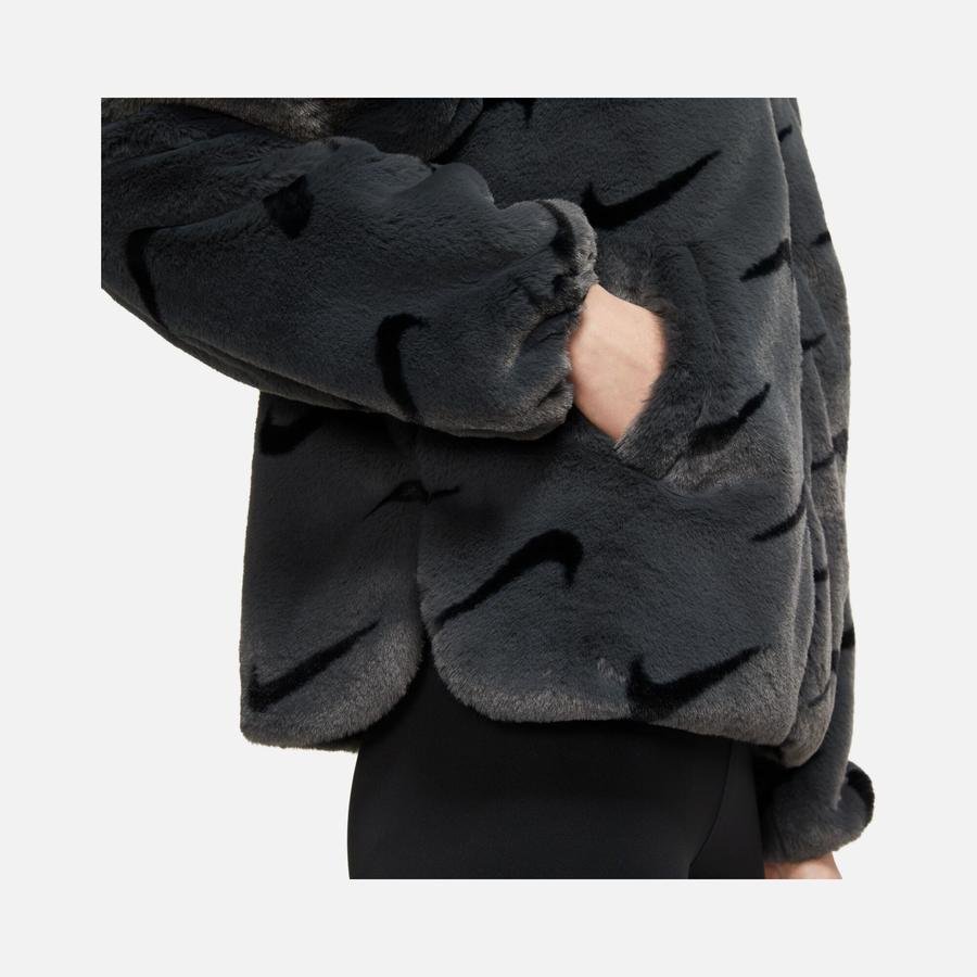  Nike Sportswear Plush Swoosh Printed Faux Fur Full-Zip Kadın Ceket
