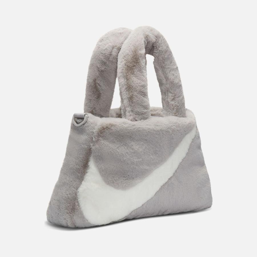  Nike Sportswear Faux Fur Tote (10 L) Kadın El Çantası