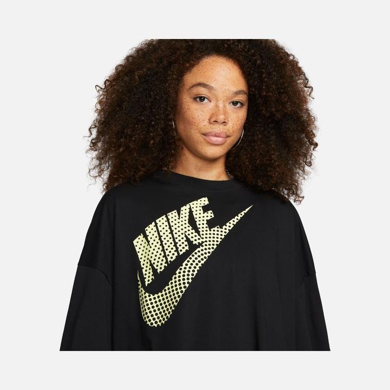 Nike Sportswear Graphic Dance Short-Sleeve Kadın Tişört