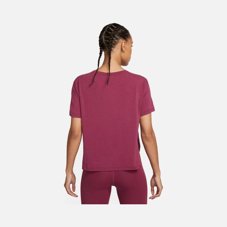 Nike Yoga Dri-Fit Training Short-Sleeve Kadın Tişört
