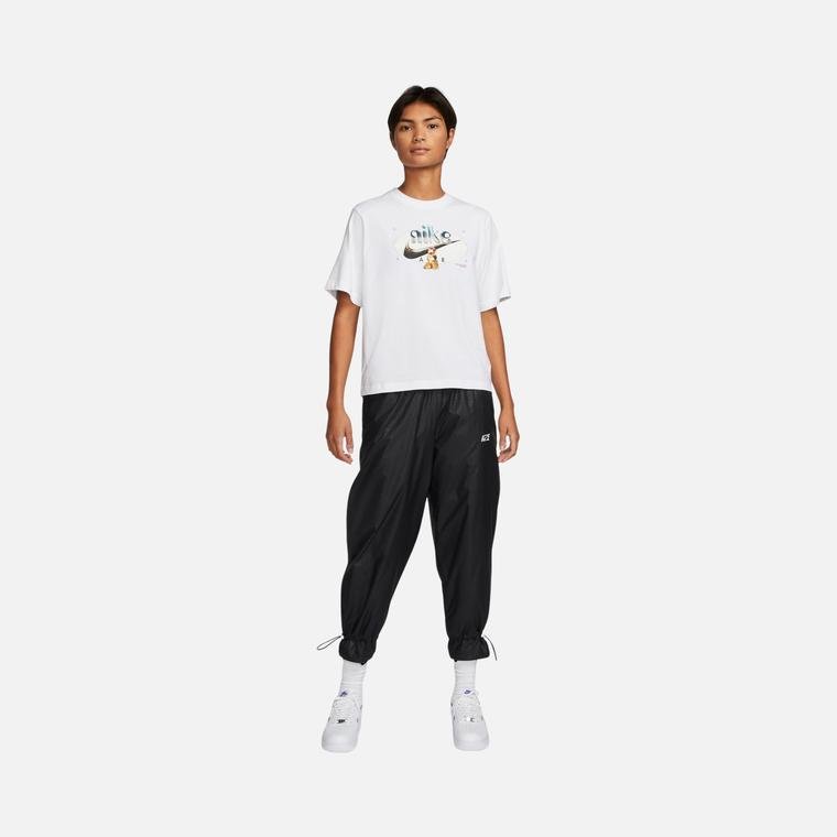 Nike Sportswear ''Jelly & Metallic Graphics'' 2 Boxy Short-Sleeve Kadın Tişört