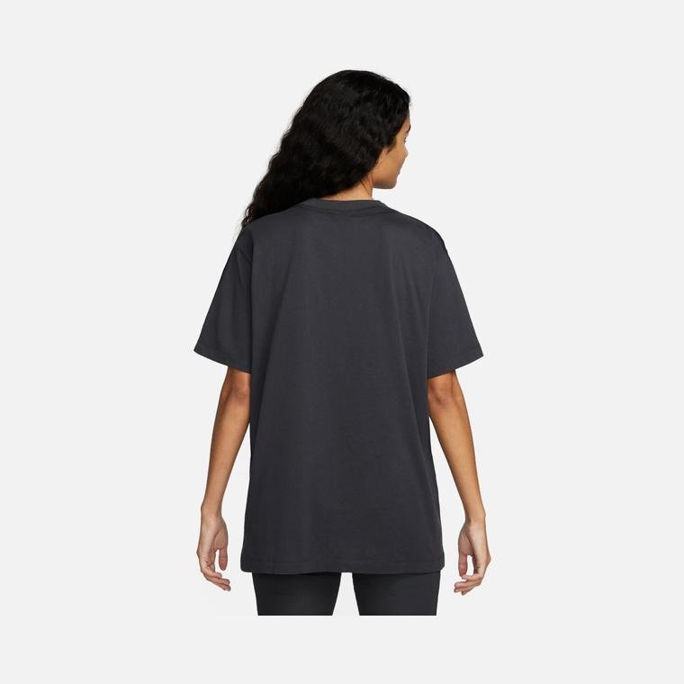 Nike Sportswear Gel-Sport Utility Printed Boyfriend Short-Sleeve Kadın Tişört