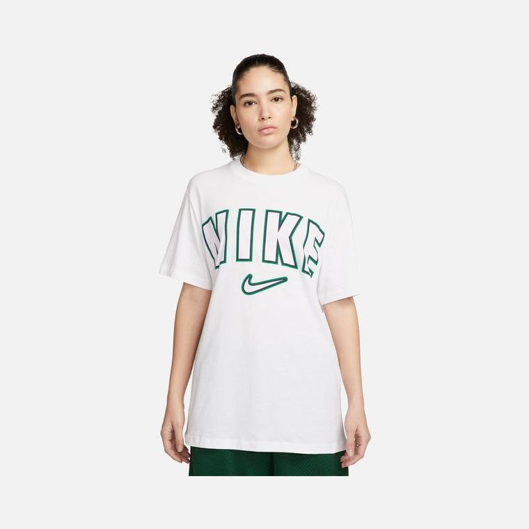 Nike Sportswear Printed Boyfriend Short-Sleeve Kadın Tişört