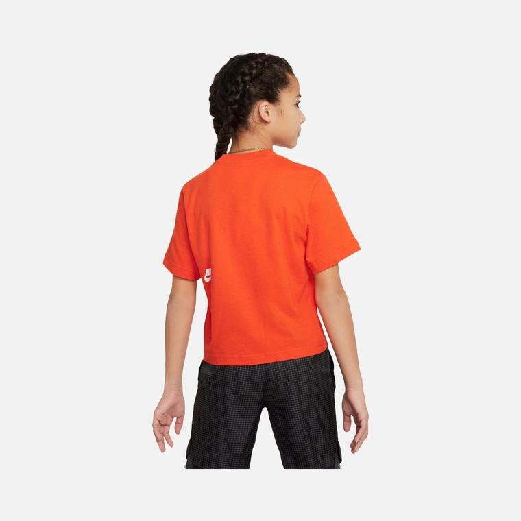 Nike Sportswear Essential Boxy Gel-Dance Short-Sleeve (Girls') Çocuk Tişört