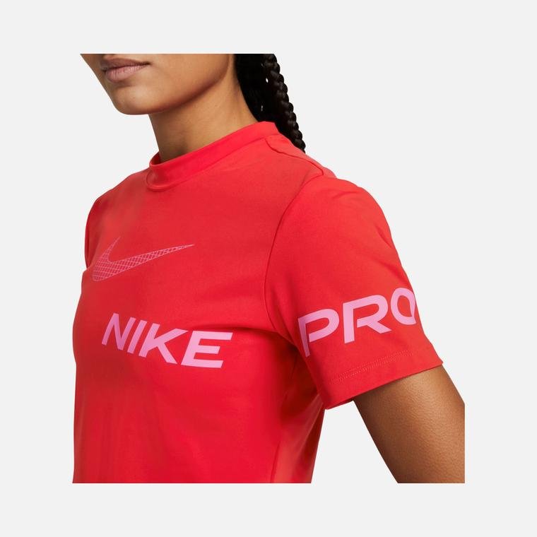 Nike Pro Dri-Fit Cropped Graphic Training Short-Sleeve Kadın Tişört