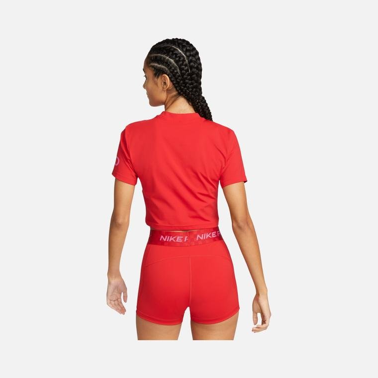 Nike Pro Dri-Fit Cropped Graphic Training Short-Sleeve Kadın Tişört